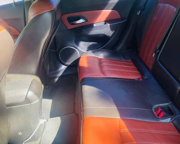 Серый Шевроле Круз, объемом двигателя 1.79 л и пробегом 180 тыс. км за 6500 $, фото 9 на Automoto.ua