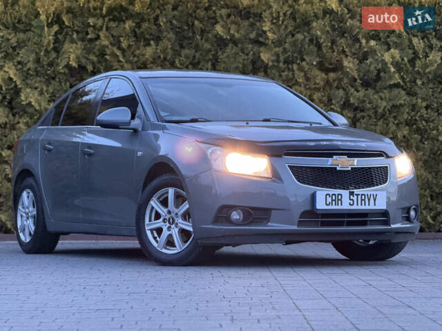 Сірий Шевроле Круз, об'ємом двигуна 2 л та пробігом 241 тис. км за 5999 $, фото 6 на Automoto.ua