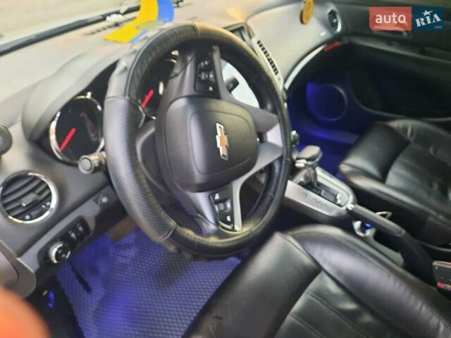 Серый Шевроле Круз, объемом двигателя 1.8 л и пробегом 196 тыс. км за 7750 $, фото 9 на Automoto.ua