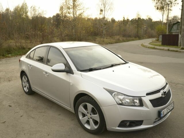 Серый Шевроле Круз, объемом двигателя 1.8 л и пробегом 291 тыс. км за 6600 $, фото 3 на Automoto.ua