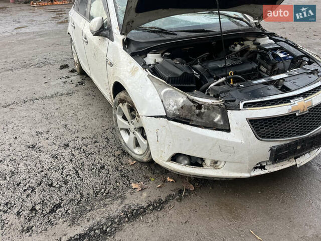 Серый Шевроле Круз, объемом двигателя 1.8 л и пробегом 205 тыс. км за 3300 $, фото 9 на Automoto.ua