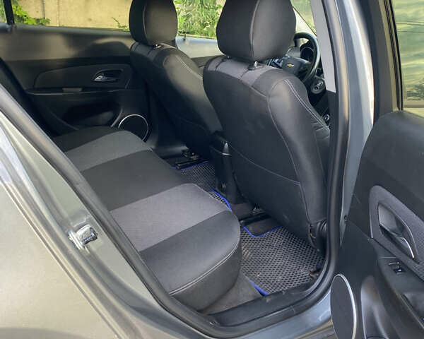 Серый Шевроле Круз, объемом двигателя 1.8 л и пробегом 213 тыс. км за 7200 $, фото 11 на Automoto.ua