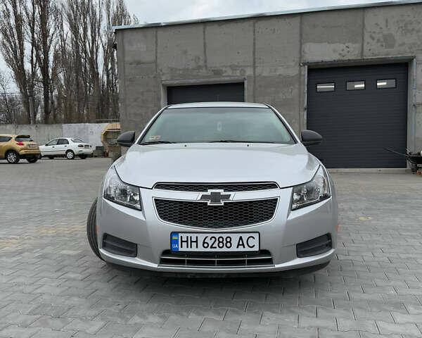 Серый Шевроле Круз, объемом двигателя 1.8 л и пробегом 218 тыс. км за 8200 $, фото 1 на Automoto.ua