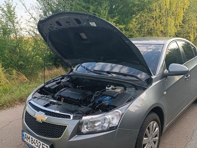 Серый Шевроле Круз, объемом двигателя 1.6 л и пробегом 225 тыс. км за 4700 $, фото 6 на Automoto.ua