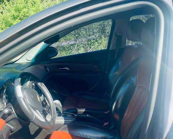 Серый Шевроле Круз, объемом двигателя 1.79 л и пробегом 180 тыс. км за 6500 $, фото 20 на Automoto.ua