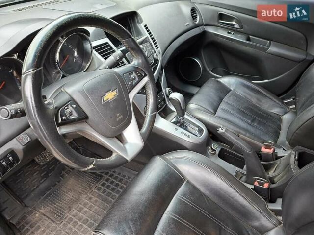 Серый Шевроле Круз, объемом двигателя 1.8 л и пробегом 143 тыс. км за 6000 $, фото 3 на Automoto.ua