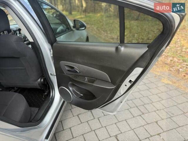 Сірий Шевроле Круз, об'ємом двигуна 1.8 л та пробігом 194 тис. км за 5350 $, фото 47 на Automoto.ua