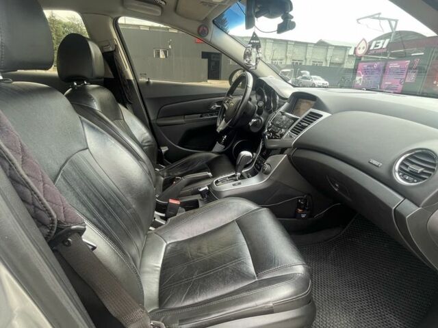 Серый Шевроле Круз, объемом двигателя 1.8 л и пробегом 240 тыс. км за 6500 $, фото 11 на Automoto.ua