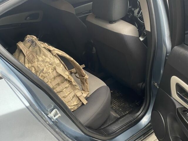 Серый Шевроле Круз, объемом двигателя 1.8 л и пробегом 223 тыс. км за 6000 $, фото 7 на Automoto.ua