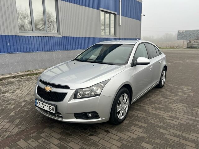 Сірий Шевроле Круз, об'ємом двигуна 1.8 л та пробігом 180 тис. км за 5500 $, фото 4 на Automoto.ua