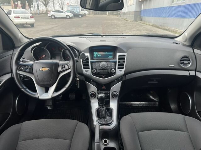 Сірий Шевроле Круз, об'ємом двигуна 1.8 л та пробігом 180 тис. км за 5500 $, фото 14 на Automoto.ua