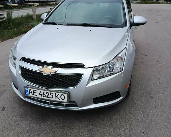 Серый Шевроле Круз, объемом двигателя 1.36 л и пробегом 280 тыс. км за 6400 $, фото 1 на Automoto.ua