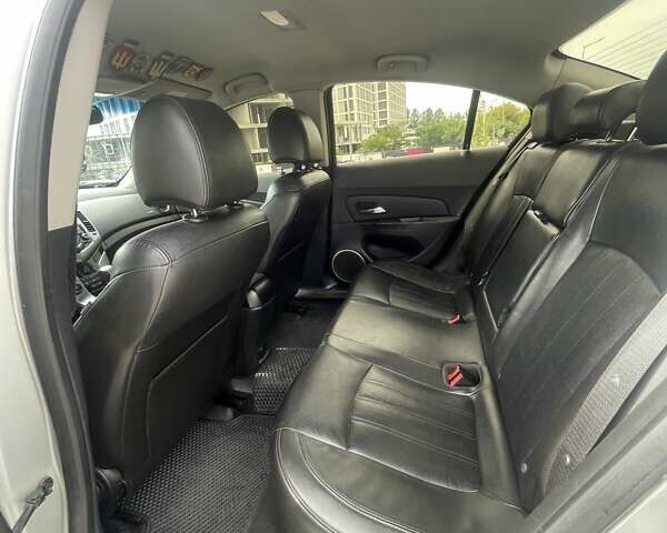 Серый Шевроле Круз, объемом двигателя 1.8 л и пробегом 240 тыс. км за 6600 $, фото 17 на Automoto.ua