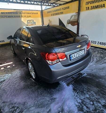 Серый Шевроле Круз, объемом двигателя 2 л и пробегом 190 тыс. км за 8500 $, фото 2 на Automoto.ua