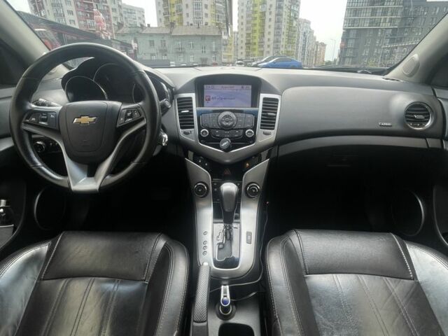 Серый Шевроле Круз, объемом двигателя 1.8 л и пробегом 240 тыс. км за 6500 $, фото 10 на Automoto.ua