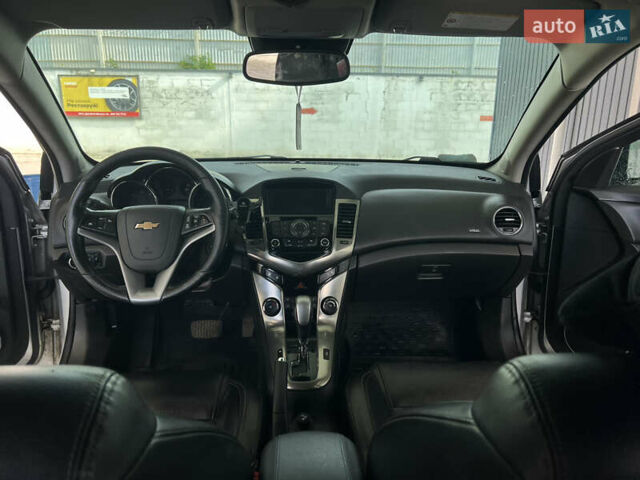 Серый Шевроле Круз, объемом двигателя 1.8 л и пробегом 240 тыс. км за 6500 $, фото 8 на Automoto.ua
