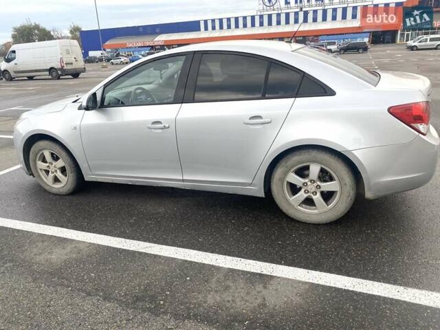 Серый Шевроле Круз, объемом двигателя 1.8 л и пробегом 193 тыс. км за 6950 $, фото 5 на Automoto.ua