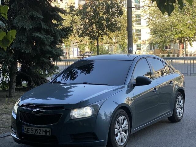 Серый Шевроле Круз, объемом двигателя 1.8 л и пробегом 223 тыс. км за 6000 $, фото 2 на Automoto.ua