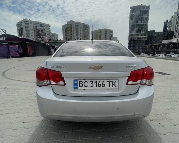 Серый Шевроле Круз, объемом двигателя 1.8 л и пробегом 240 тыс. км за 6600 $, фото 3 на Automoto.ua
