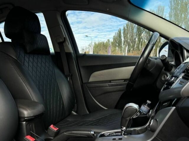 Серый Шевроле Круз, объемом двигателя 1.4 л и пробегом 280 тыс. км за 6400 $, фото 6 на Automoto.ua