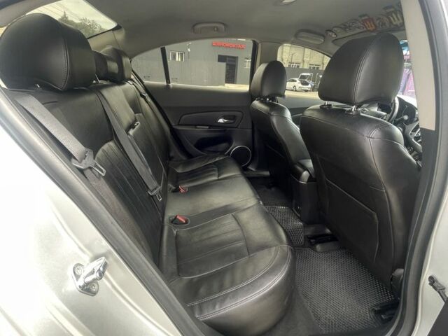 Серый Шевроле Круз, объемом двигателя 1.8 л и пробегом 240 тыс. км за 6500 $, фото 17 на Automoto.ua