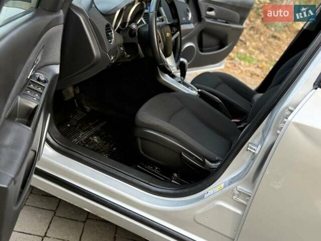 Серый Шевроле Круз, объемом двигателя 1.8 л и пробегом 194 тыс. км за 5400 $, фото 36 на Automoto.ua