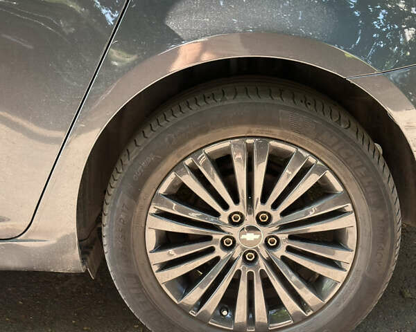 Серый Шевроле Круз, объемом двигателя 1.8 л и пробегом 290 тыс. км за 6500 $, фото 7 на Automoto.ua