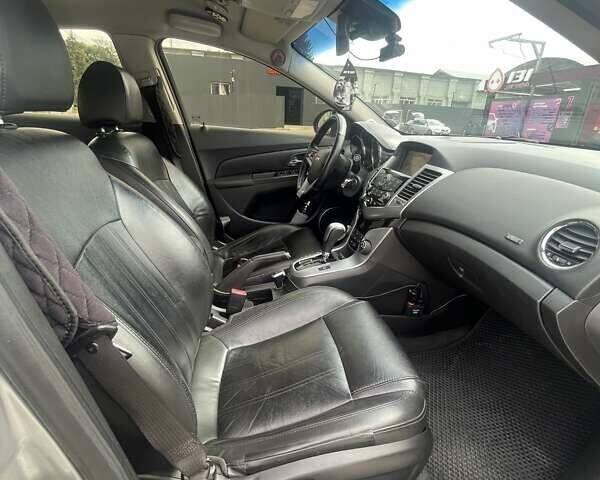 Серый Шевроле Круз, объемом двигателя 1.8 л и пробегом 240 тыс. км за 6600 $, фото 10 на Automoto.ua