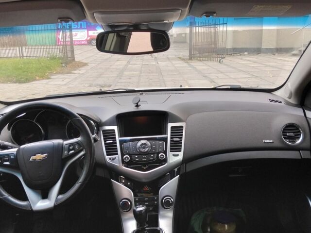 Серый Шевроле Круз, объемом двигателя 1.7 л и пробегом 252 тыс. км за 6500 $, фото 10 на Automoto.ua