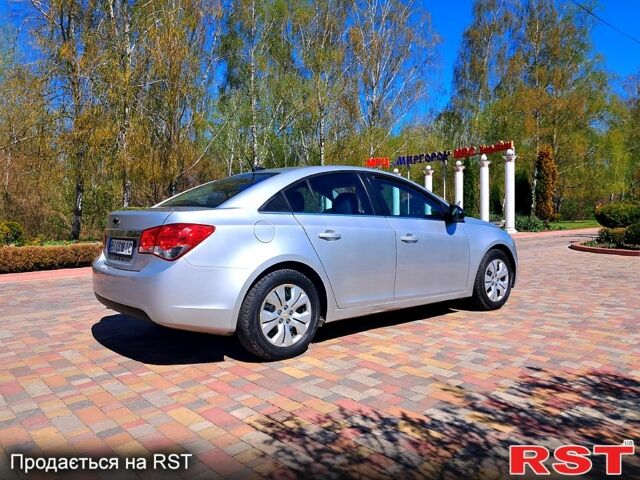 Серый Шевроле Круз, объемом двигателя 1.8 л и пробегом 240 тыс. км за 5200 $, фото 4 на Automoto.ua