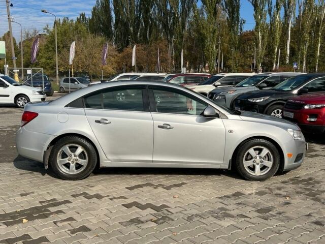 Серый Шевроле Круз, объемом двигателя 1.4 л и пробегом 280 тыс. км за 6400 $, фото 6 на Automoto.ua