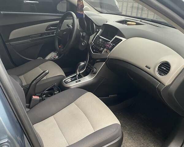 Серый Шевроле Круз, объемом двигателя 1.8 л и пробегом 223 тыс. км за 6000 $, фото 8 на Automoto.ua