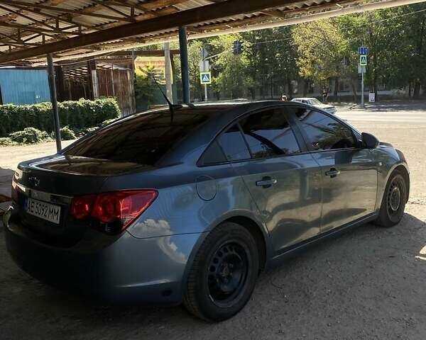 Серый Шевроле Круз, объемом двигателя 1.8 л и пробегом 223 тыс. км за 6000 $, фото 2 на Automoto.ua