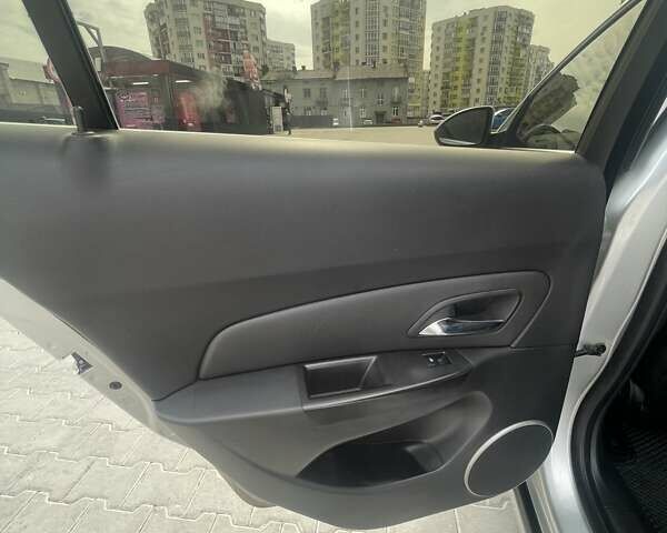 Серый Шевроле Круз, объемом двигателя 1.8 л и пробегом 240 тыс. км за 6600 $, фото 18 на Automoto.ua