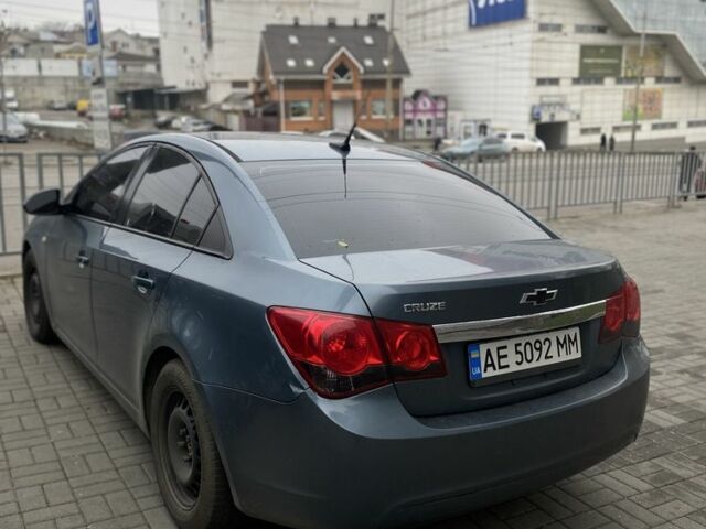 Серый Шевроле Круз, объемом двигателя 1.8 л и пробегом 223 тыс. км за 6000 $, фото 5 на Automoto.ua