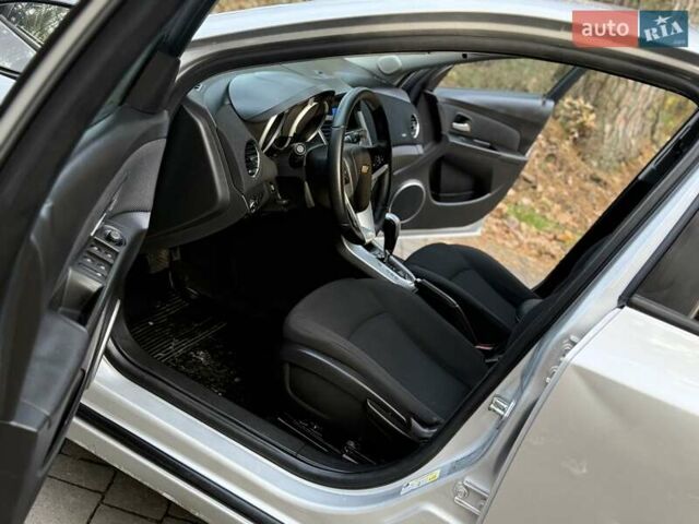 Серый Шевроле Круз, объемом двигателя 1.8 л и пробегом 194 тыс. км за 5555 $, фото 37 на Automoto.ua