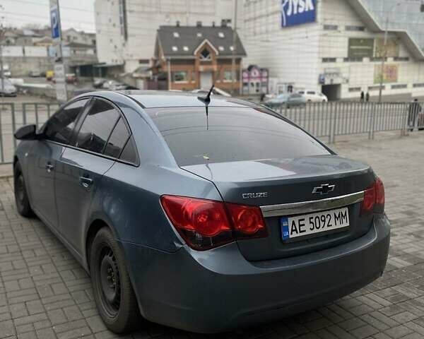 Серый Шевроле Круз, объемом двигателя 1.8 л и пробегом 223 тыс. км за 6000 $, фото 4 на Automoto.ua