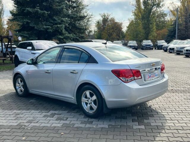 Серый Шевроле Круз, объемом двигателя 1.4 л и пробегом 280 тыс. км за 6400 $, фото 3 на Automoto.ua