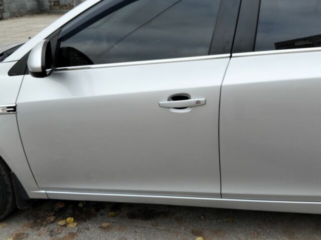 Серый Шевроле Круз, объемом двигателя 1.7 л и пробегом 252 тыс. км за 6500 $, фото 15 на Automoto.ua