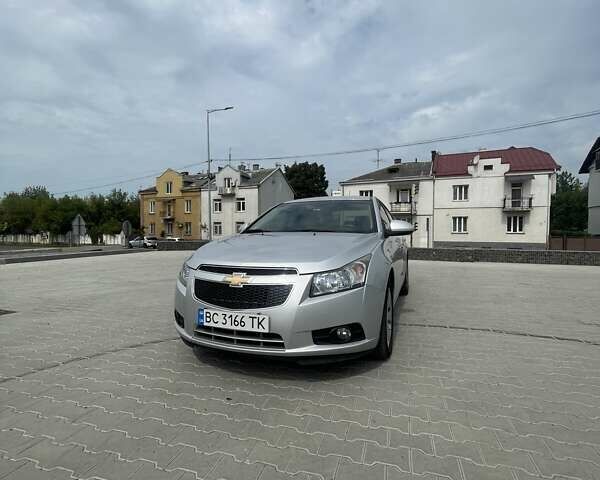 Серый Шевроле Круз, объемом двигателя 1.8 л и пробегом 240 тыс. км за 6600 $, фото 5 на Automoto.ua