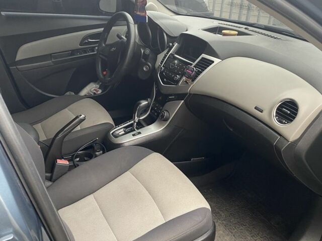 Серый Шевроле Круз, объемом двигателя 1.8 л и пробегом 223 тыс. км за 6000 $, фото 9 на Automoto.ua