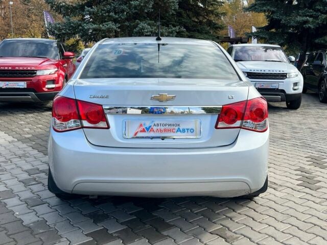 Серый Шевроле Круз, объемом двигателя 1.4 л и пробегом 280 тыс. км за 6400 $, фото 4 на Automoto.ua