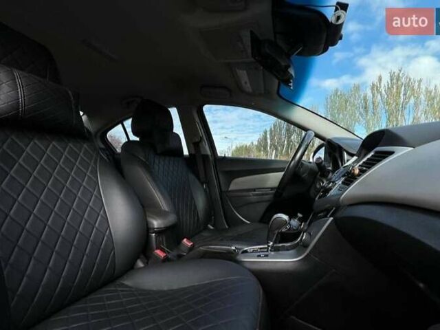 Серый Шевроле Круз, объемом двигателя 1.36 л и пробегом 280 тыс. км за 6400 $, фото 7 на Automoto.ua