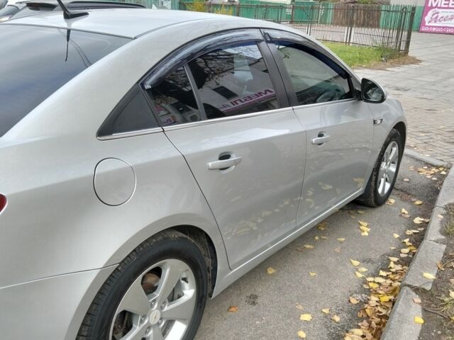 Серый Шевроле Круз, объемом двигателя 1.7 л и пробегом 252 тыс. км за 6500 $, фото 18 на Automoto.ua