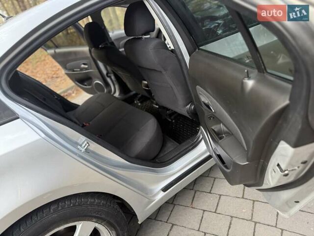 Сірий Шевроле Круз, об'ємом двигуна 1.8 л та пробігом 194 тис. км за 5350 $, фото 49 на Automoto.ua