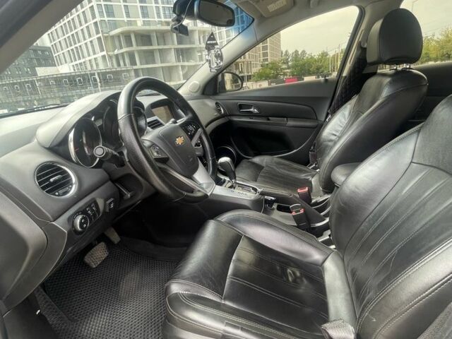 Серый Шевроле Круз, объемом двигателя 1.8 л и пробегом 240 тыс. км за 6500 $, фото 12 на Automoto.ua