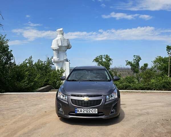 Серый Шевроле Круз, объемом двигателя 2 л и пробегом 190 тыс. км за 8500 $, фото 6 на Automoto.ua