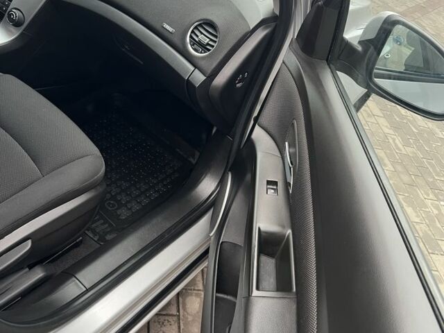 Сірий Шевроле Круз, об'ємом двигуна 1.8 л та пробігом 180 тис. км за 5500 $, фото 20 на Automoto.ua