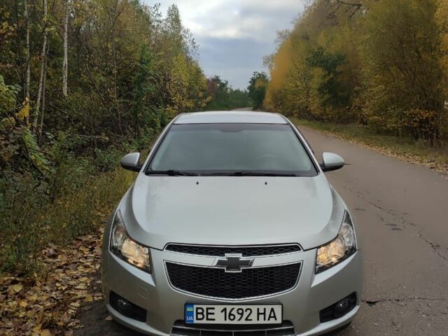 Серый Шевроле Круз, объемом двигателя 1.7 л и пробегом 252 тыс. км за 6500 $, фото 1 на Automoto.ua