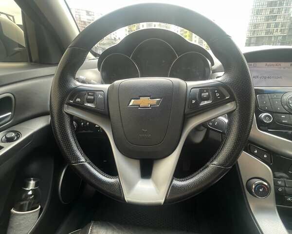 Серый Шевроле Круз, объемом двигателя 1.8 л и пробегом 240 тыс. км за 6600 $, фото 8 на Automoto.ua